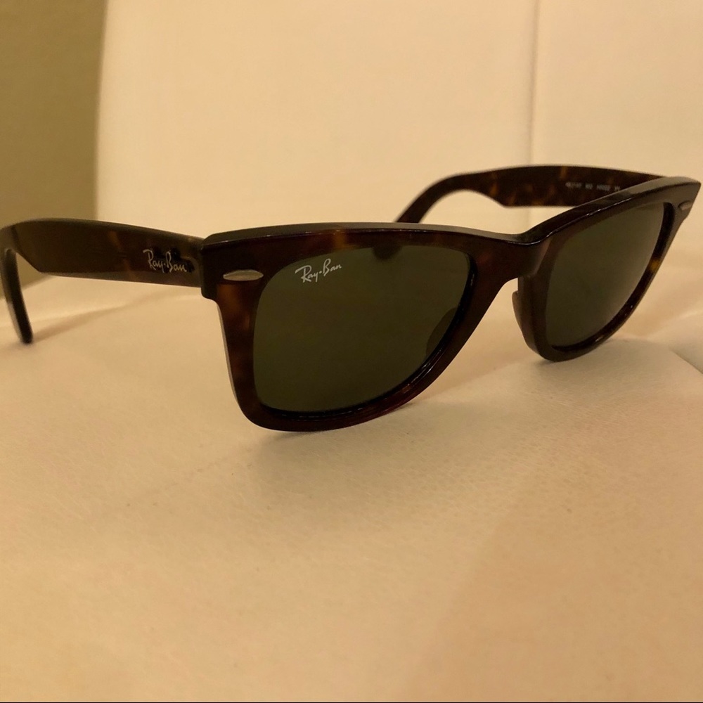 RayBan Wayfarer Tortoise  Sunglasses